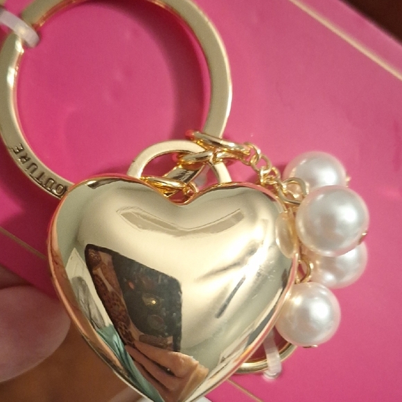 Juicy Couture Gold Heart Keychain with Pearl Charms - Picture 3 of 6